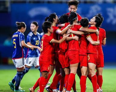 中国女足队员刘某在比赛中攻入制胜球